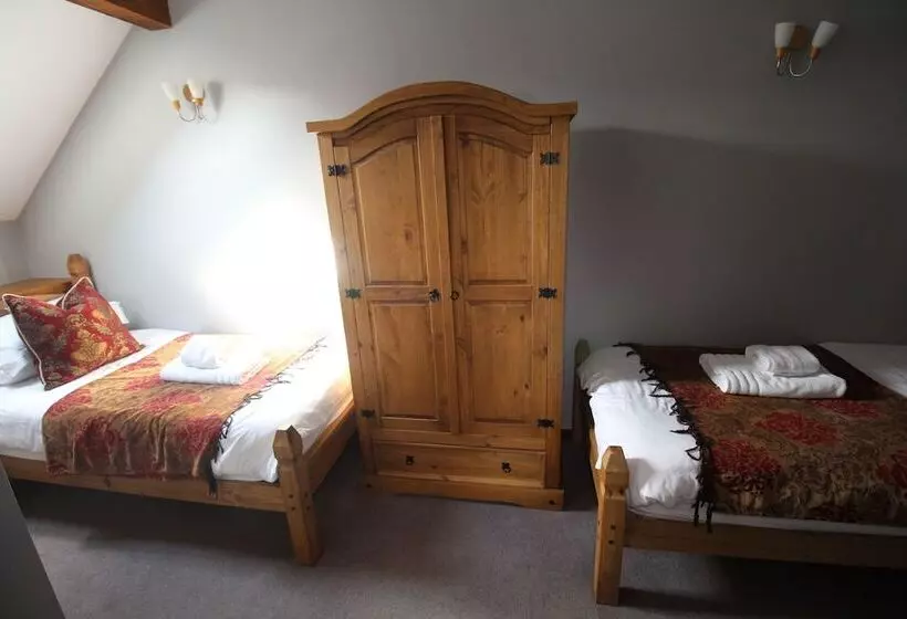 Talo 2 Makuuhuonetta, Dolgun Uchaf Historic B&b And Self Catering Cottages In Snowdonia