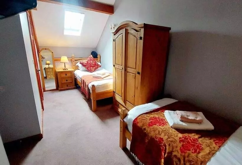 Talo 2 Makuuhuonetta, Dolgun Uchaf Historic B&b And Self Catering Cottages In Snowdonia