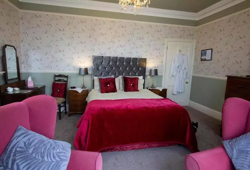 Perhesviitti, Penrose Bed & Breakfast