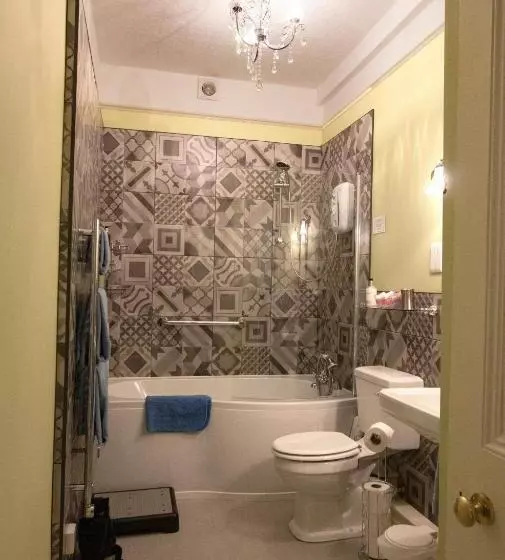 Perhesviitti, Penrose Bed & Breakfast