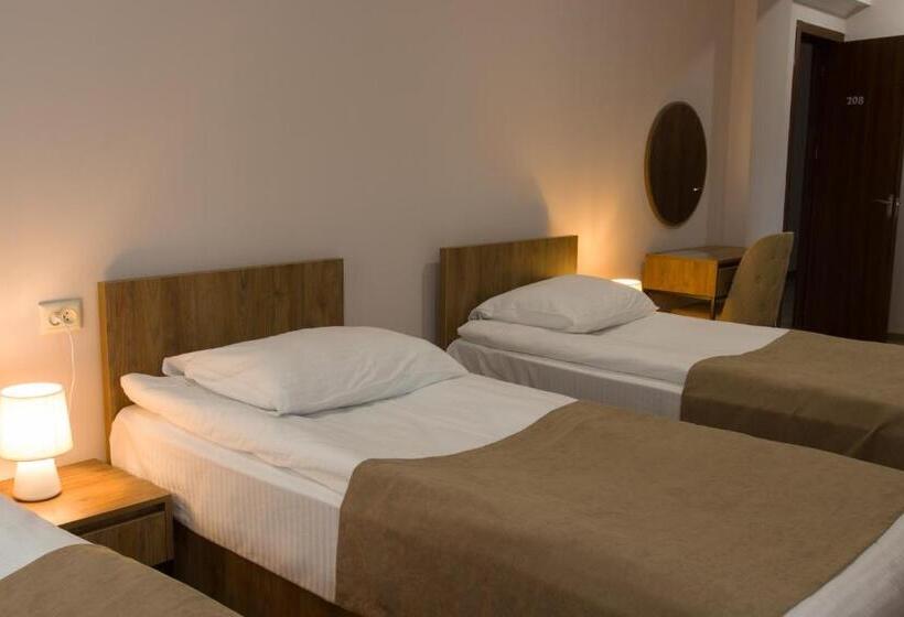 اتاق سوپریور خانوادگی, Lileo Inn