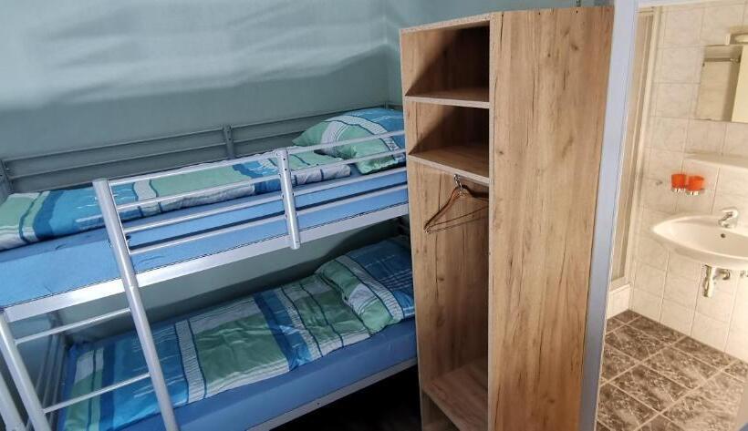 Четырехместный Номер Стандарт, Gasthof Hirschen