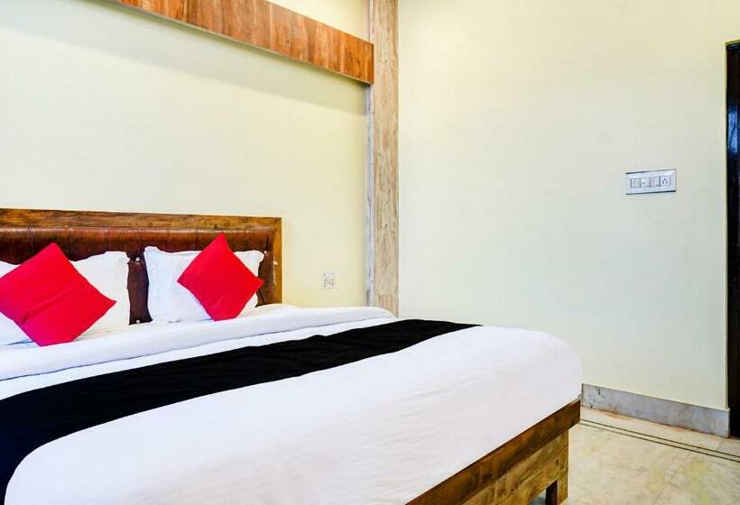 Трехместный Номер Стандарт с Видом, Capital O 66972 Sangam Hotel And Resort