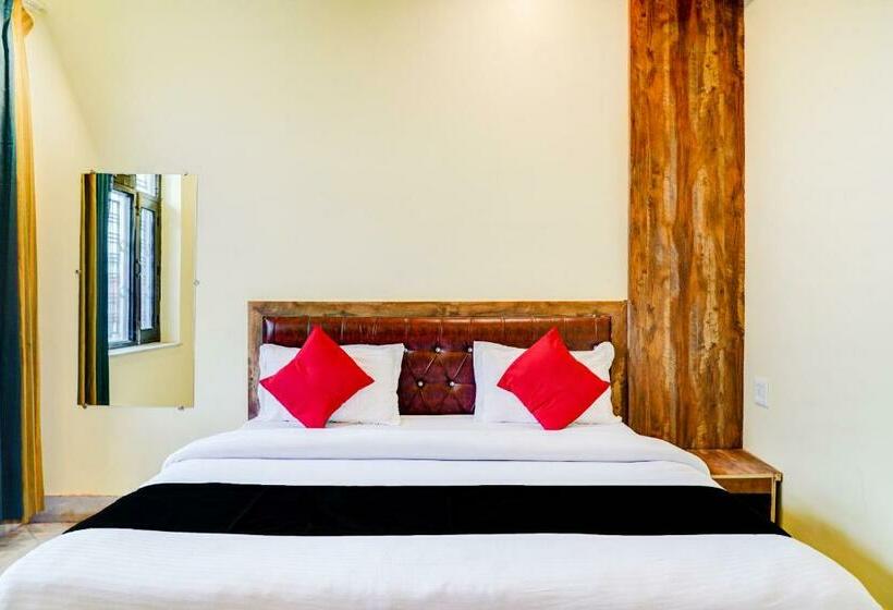 Трехместный Номер Стандарт с Видом, Capital O 66972 Sangam Hotel And Resort