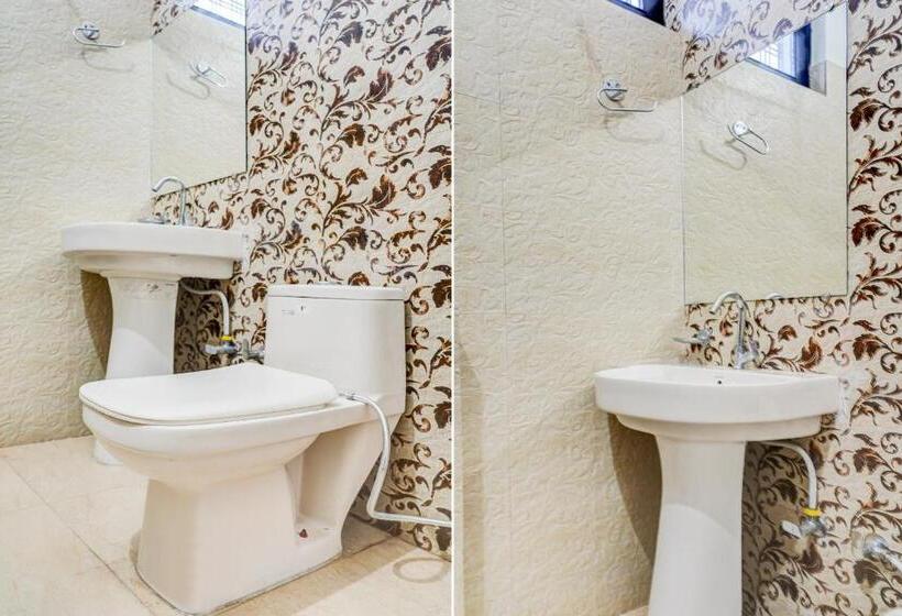 Трехместный Номер Стандарт с Видом, Capital O 66972 Sangam Hotel And Resort