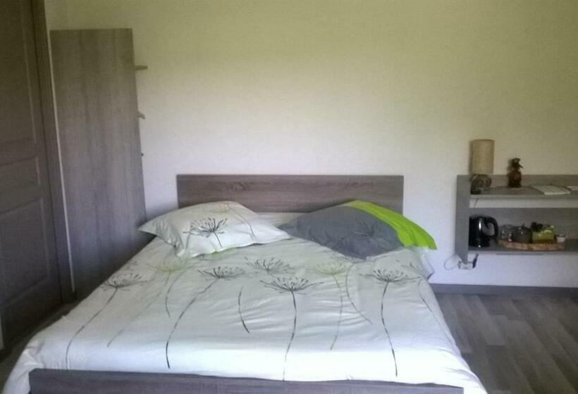 غرفة قياسية, Chambre Chez Mamie Do