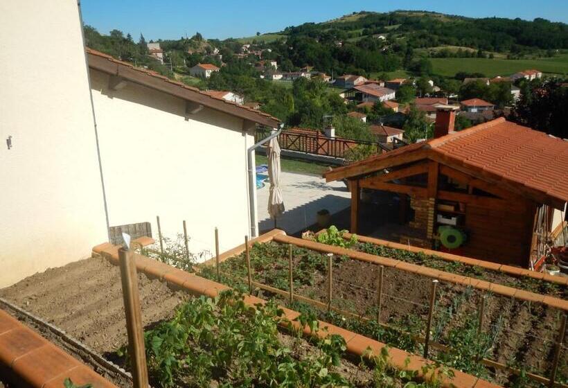 غرفة قياسية, Chambre Chez Mamie Do