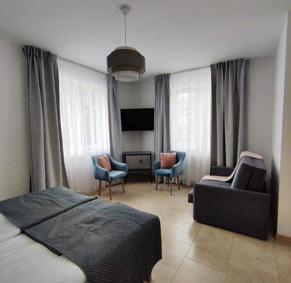 デラックススタジオ, Dworek Natury