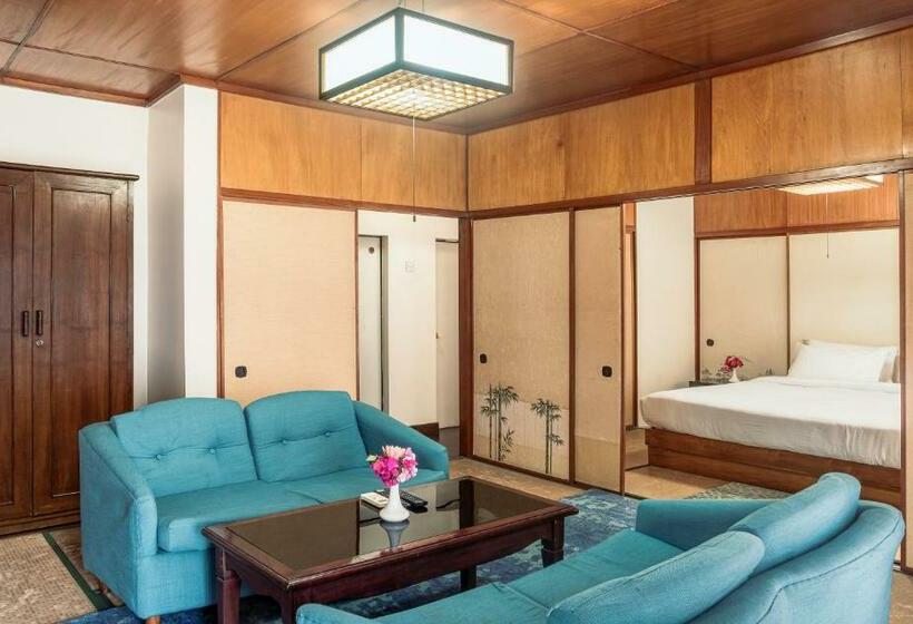 اتاق لوکس, Hokke Lumbini