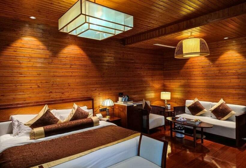 デラックスルーム, Prince Manor Resort