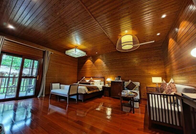 デラックスルーム, Prince Manor Resort