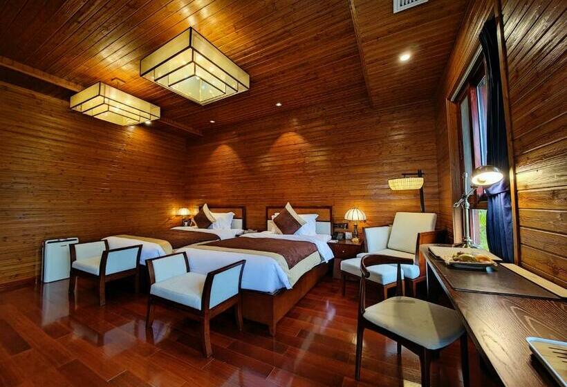 デラックスルーム, Prince Manor Resort