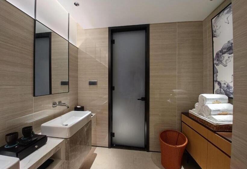 スイート, Prince Manor Resort