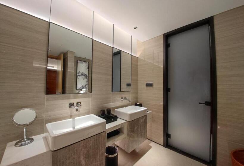 スイート, Prince Manor Resort