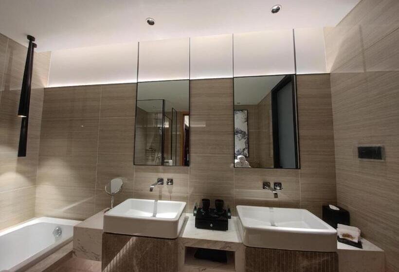 スイート, Prince Manor Resort