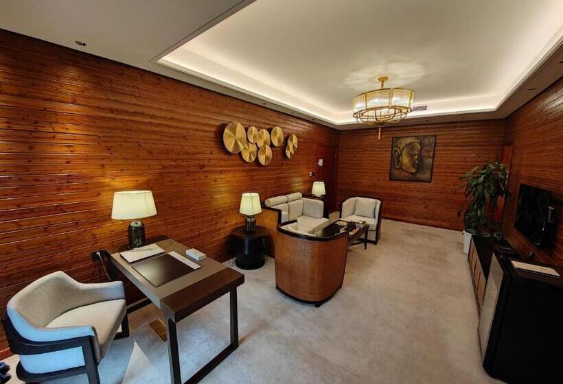 スイート, Prince Manor Resort