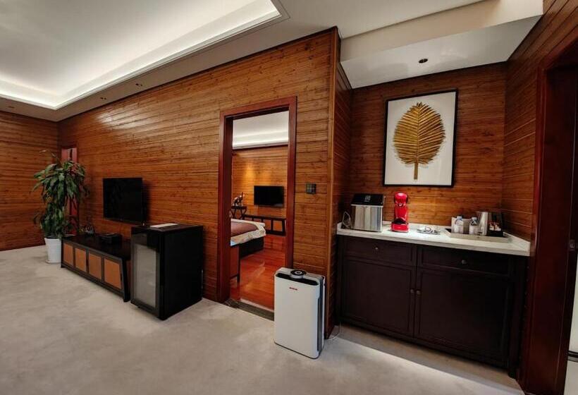 スイート, Prince Manor Resort