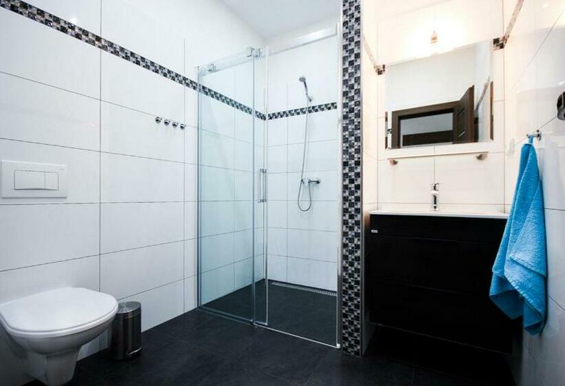 חדר סטנדרט לארבעה, Penzion Kanon