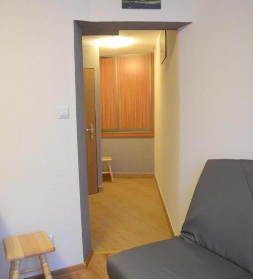 اتاق استاندارد چهارنفره با بالکن, Willa Pod Zbójem Pipikasem