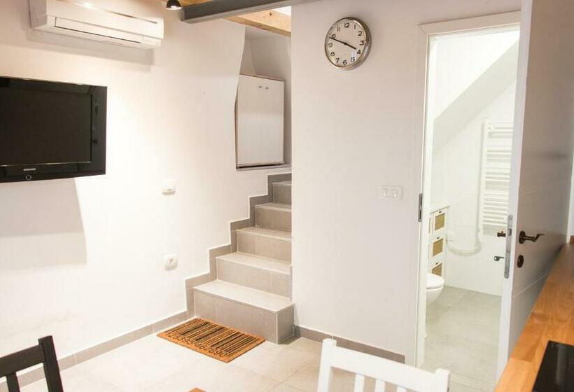 اتاق استاندارد با سرویس بهداشتی مشترک, Koper2stay