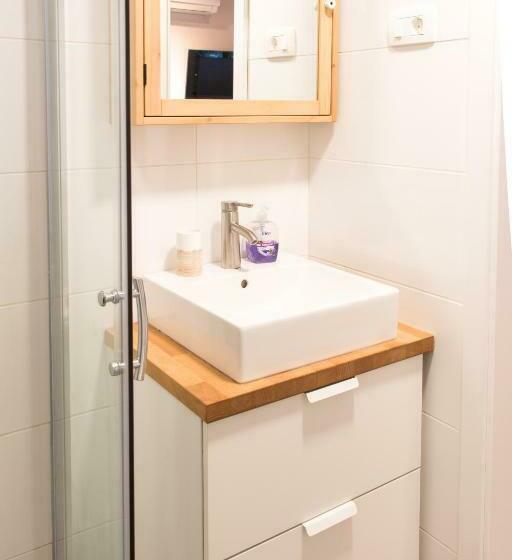 اتاق استاندارد با سرویس بهداشتی مشترک, Koper2stay