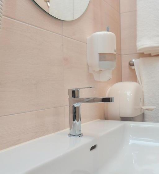 اتاق عادی, Branša