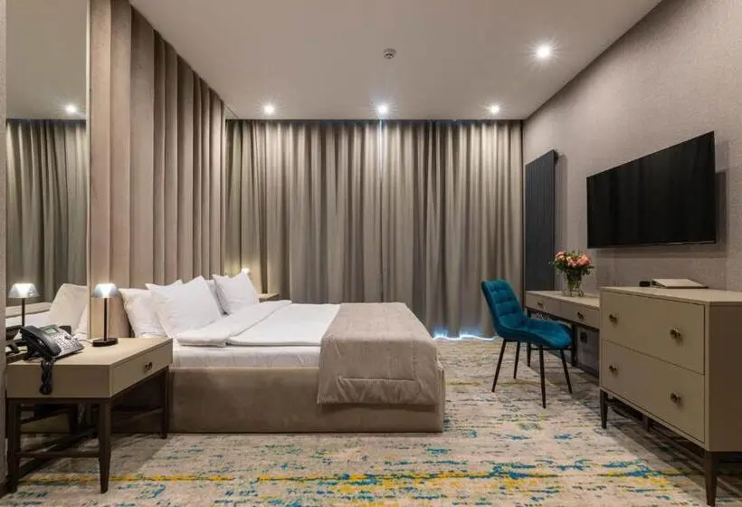 Deluxe Kolmen Hengen Huone, Crona Spa Karpaty