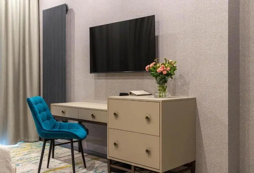 Deluxe Kolmen Hengen Huone, Crona Spa Karpaty