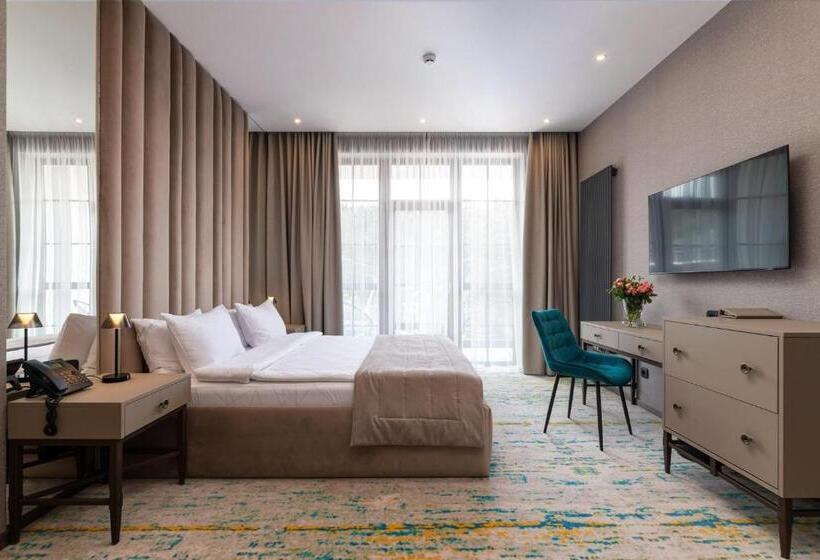 اتاق لوکس سه تخته, Crona Spa Karpaty