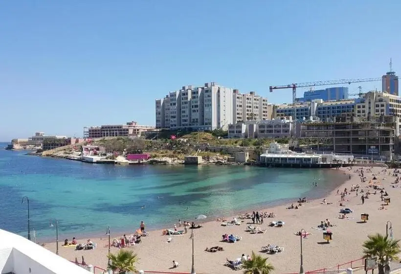 استودیوی استاندارد, Cresta Beach Studios