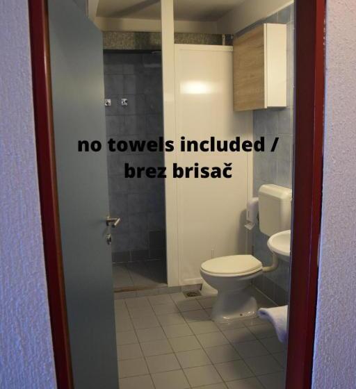 اتاق اکونومی, Dijaški Dom Portorož, Hostel