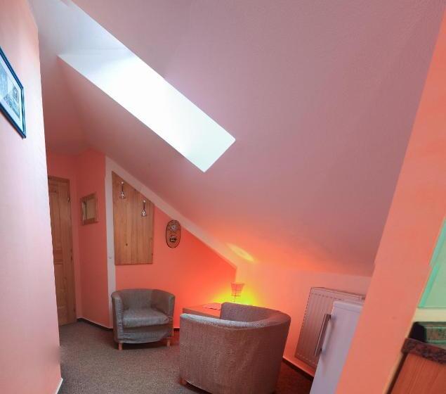 Апартаменты 2 Спальни, Penzion čas