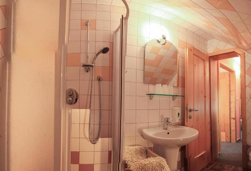 Апартаменты 2 Спальни, Penzion čas