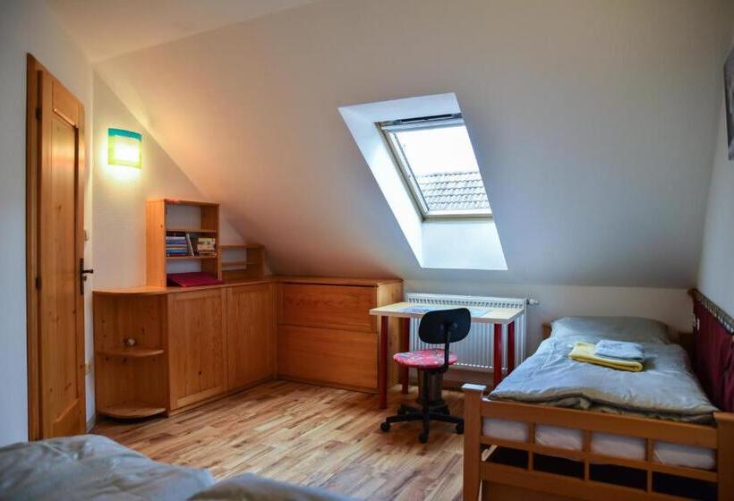 Дом 2 Спальни, Penzion čas