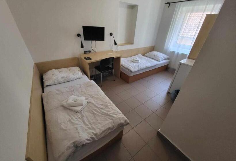 חדר סטנדרט, Restaurace A Penzion Vrtule