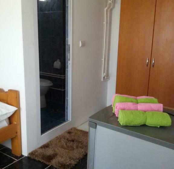 غرفة قياسية, Vila Happy