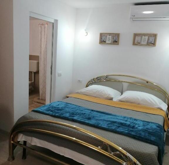 غرفة ديلوكس, Vila Happy