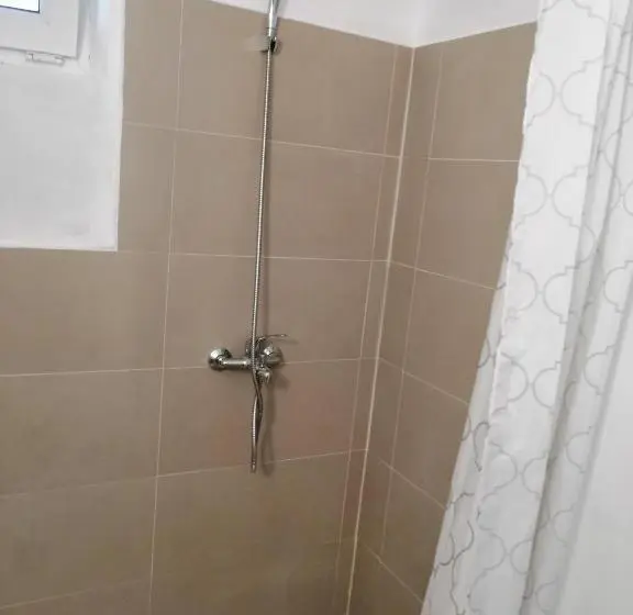 Economy-huone, Vila Happy