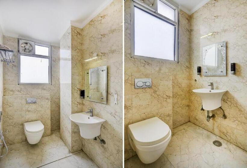 Трехместный Номер Классика, Townhouse Hotel Rivasa Regency