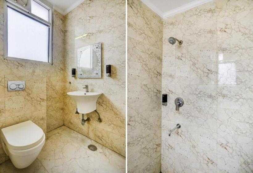 Трехместный Номер Классика, Townhouse Hotel Rivasa Regency