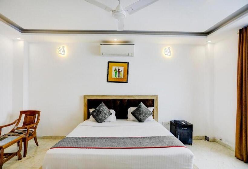 Трехместный Номер Классика, Townhouse Hotel Rivasa Regency