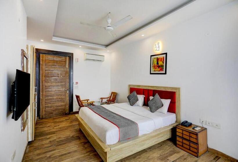 Трехместный Номер Классика, Townhouse Hotel Rivasa Regency