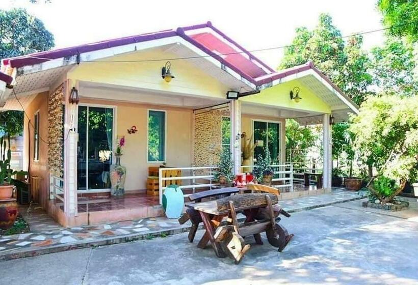 デラックスバンガロー, Rang Noknoy Resort At Kohlarn