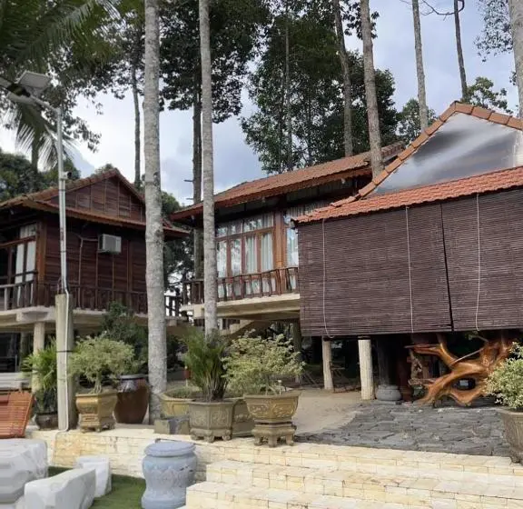 اتاق استاندارد با چشم‌انداز پارک, Cat Tien River Lodge