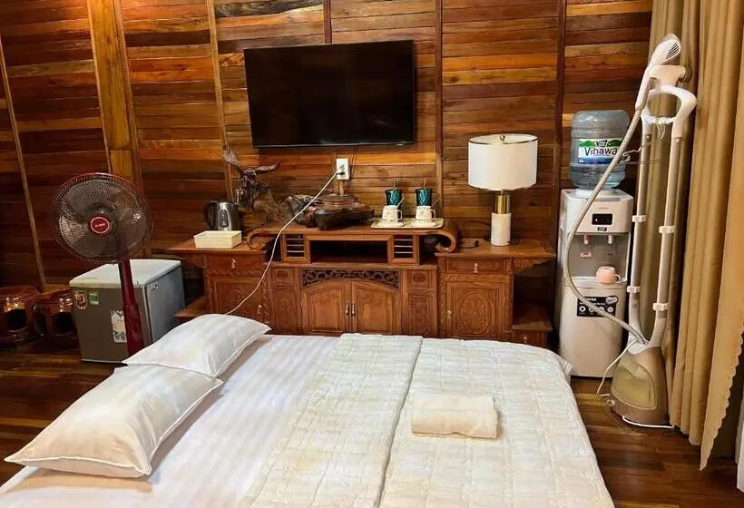 اتاق استاندارد با چشم‌انداز پارک, Cat Tien River Lodge
