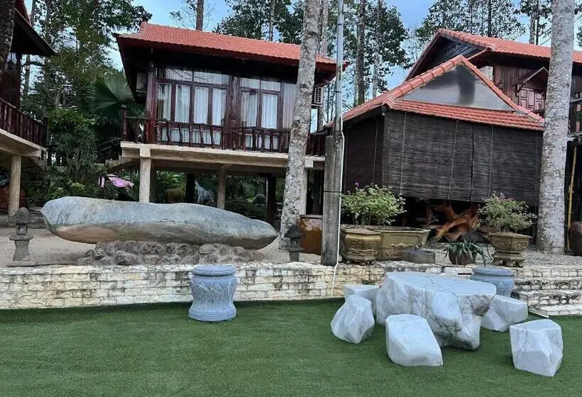 اتاق استاندارد با چشم‌انداز پارک, Cat Tien River Lodge