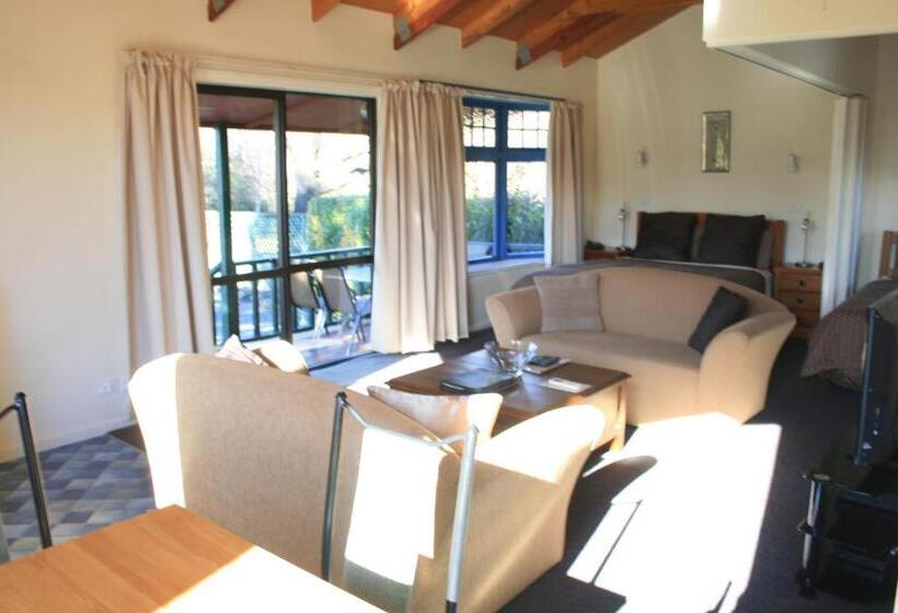 스탠다드 방갈로, Alpine Springs Motel