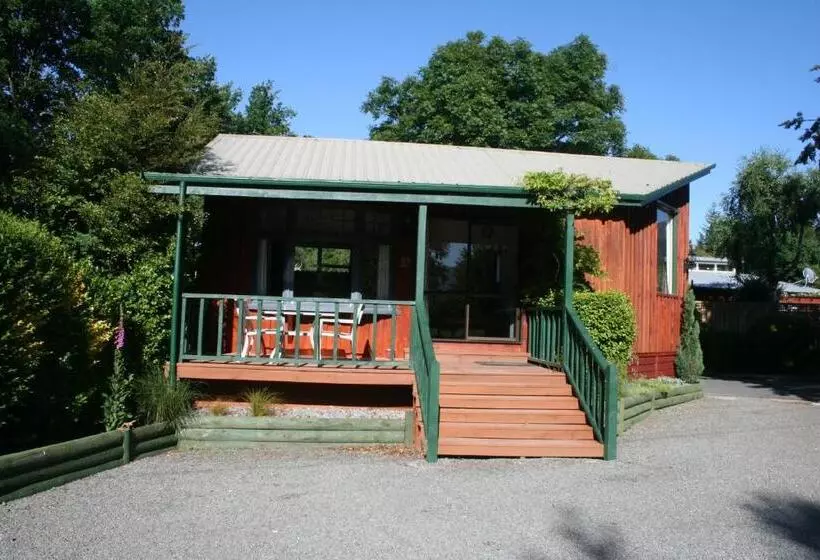 بانگلوی استاندارد, Alpine Springs Motel