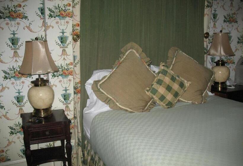 غرفة قياسية, A Cambridge House Inn