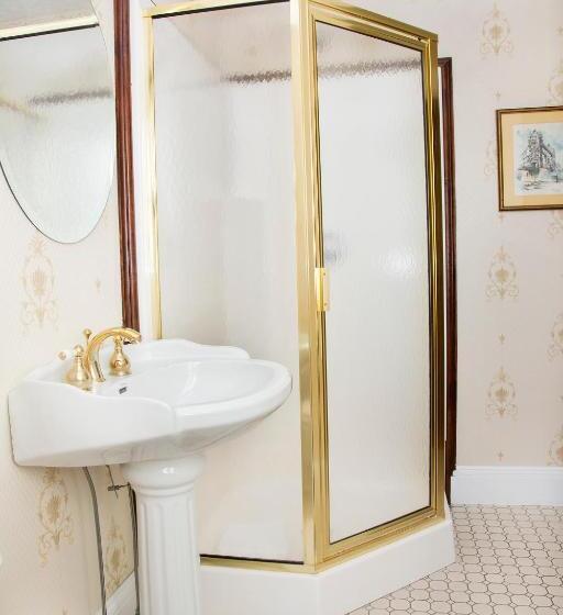 جناح ديلوكس, Glynn House Inn